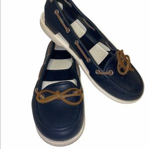 Crocs Beach Line Women's Boat Shoes In Navy/White